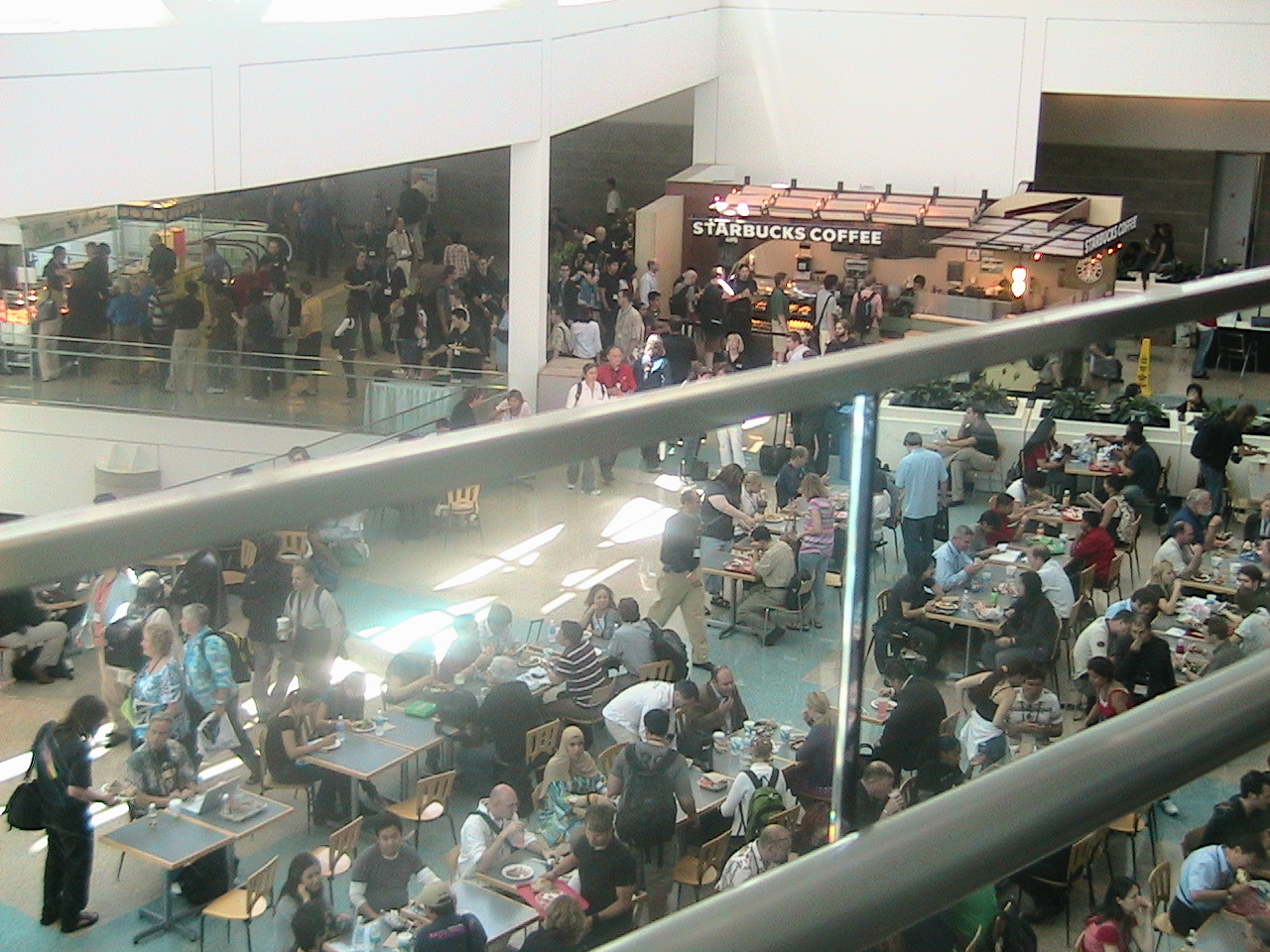 コンベンション内食堂